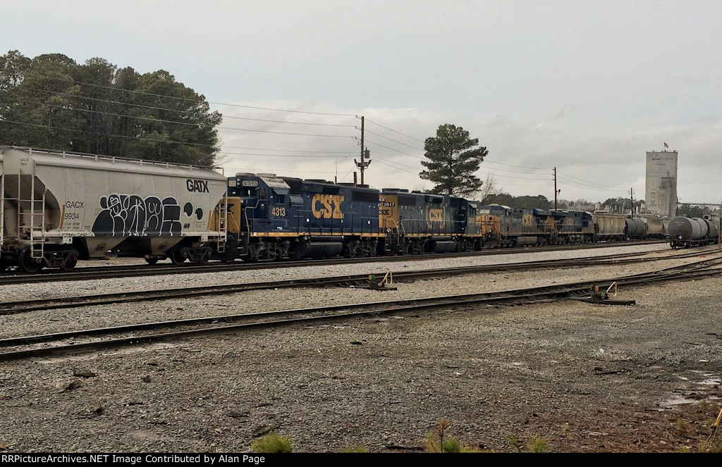 CSX 4413 and 2017 wait for assignment